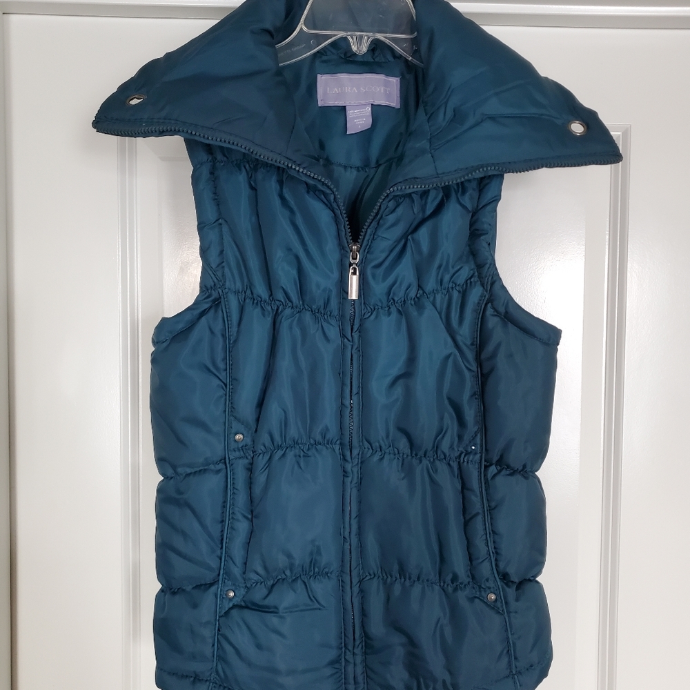 2 puffer vest in a size L!!